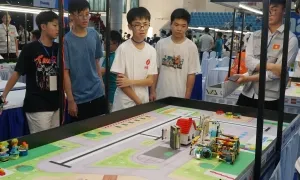 600 học sinh tranh tài ở cuộc thi robot lego tự động