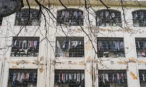 Nồm ẩm trái mùa gây hại sức khỏe thế nào